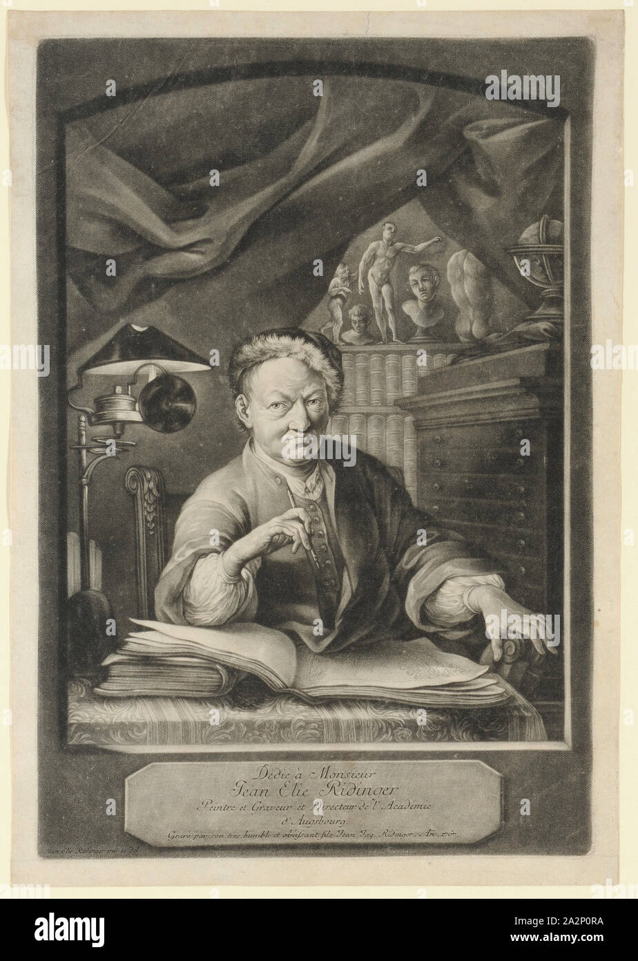 Self-portrait da Johann Elias Ridinger sul tavolo da disegno, 1767, mezzatinta (scrawp), foglio: 42 x 29,3 cm |, Piastra: 39,4 x 26,9 cm, inscritto di seguito: Dédié à Monsieur, Jean Elie Ridinger, Peintre et incisore e direttore della Académie, d'Augsburg, Gravé par figlio umile et obéissant fils Jean Jaq., Ridinger,.,., 1767, ., et al .: Jean Elie Ridinger inv. et del., Johann Elias Ridinger, inventore, Ulm 1698-1767 Augsburg, Johann Jakob Ridinger, Kupferstecher, Augsburg 1736-1784 Augusta Foto Stock
