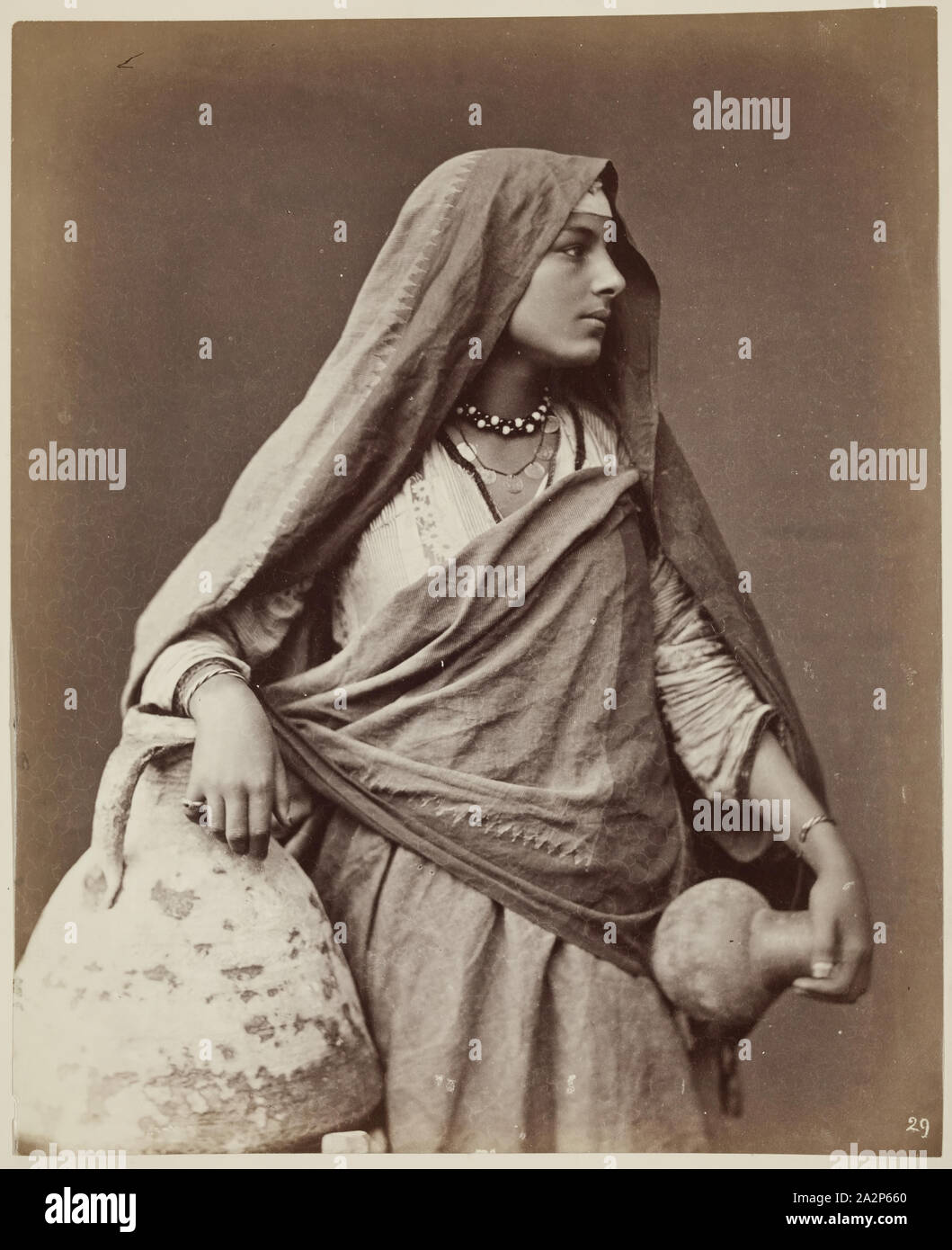 Carlo Naya, Italiano, 1816-1882, donna egiziana, 1876, 1876, albume stampare Foto Stock