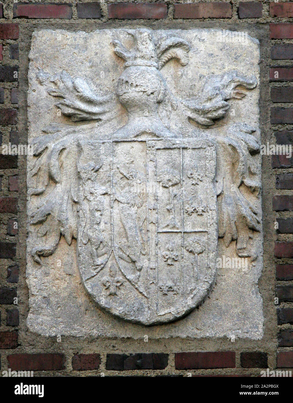 Sconosciuto (spagnolo), stemma, XVIII secolo, pietra, complessivo: 43 × 32 pollici (109,2 × 81,3 cm Foto Stock