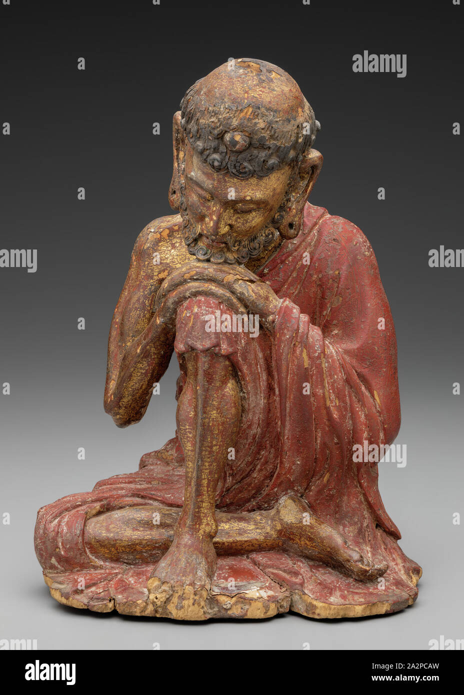 Sconosciuto (cinese), Shakyamuni come un asceta, tardo XIII - inizi del XIV secolo, in legno con lacca, doratura, e tracce di colore, complessivo: 11 3/4 × 8 1/8 × 6 1/2 pollici (29,8 × 20,6 × 16,5 cm Foto Stock