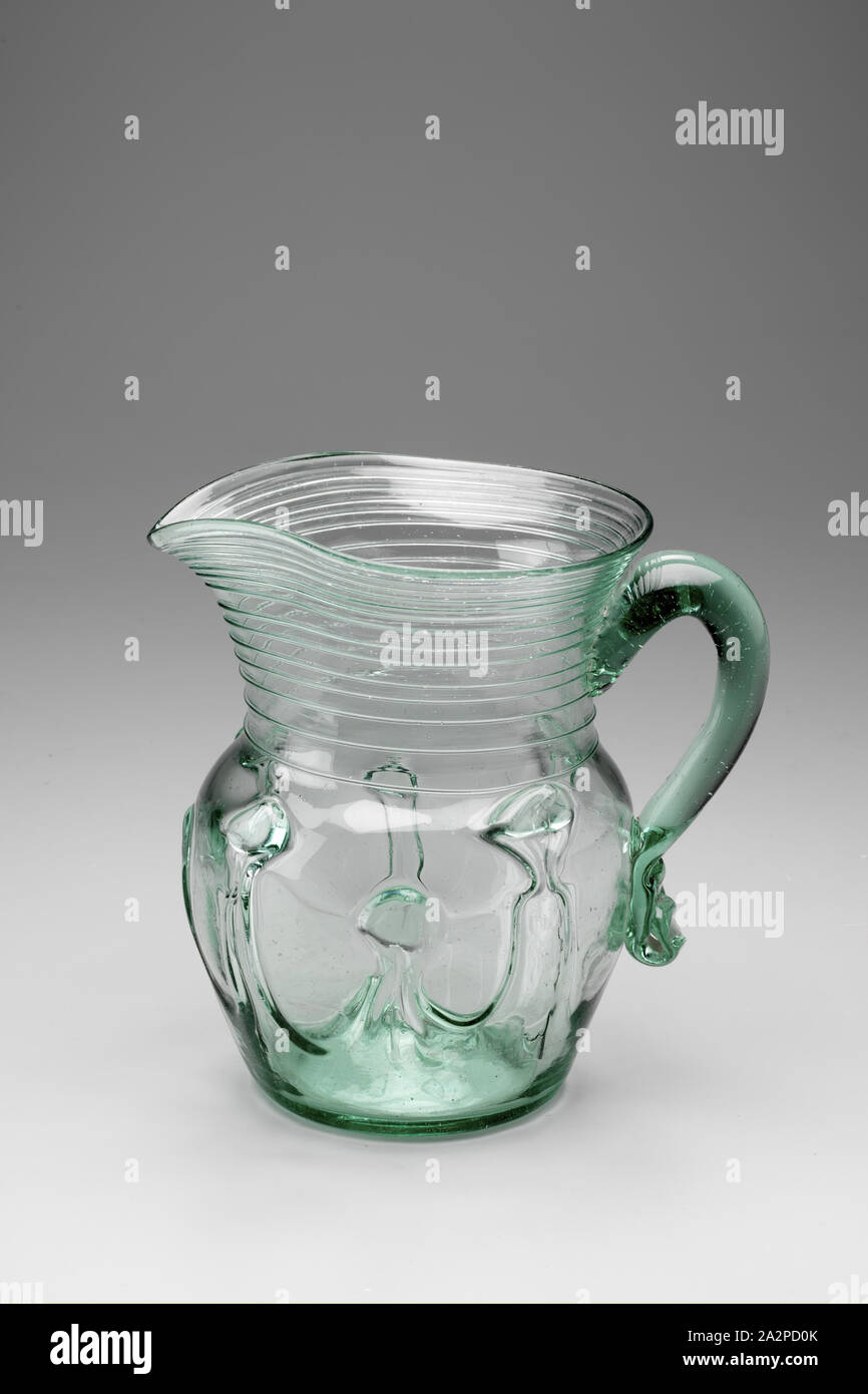 Sconosciuto (americano), Quart Pitcher, tra il 1830 e il 1850, vetro, complessivo: 6 3/4 pollici (17,1 cm Foto Stock