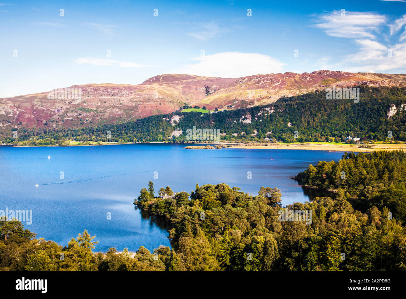 Vista sulla Derwent Water da estremità Hawes, Lake District, Cumbria, England, Regno Unito Foto Stock