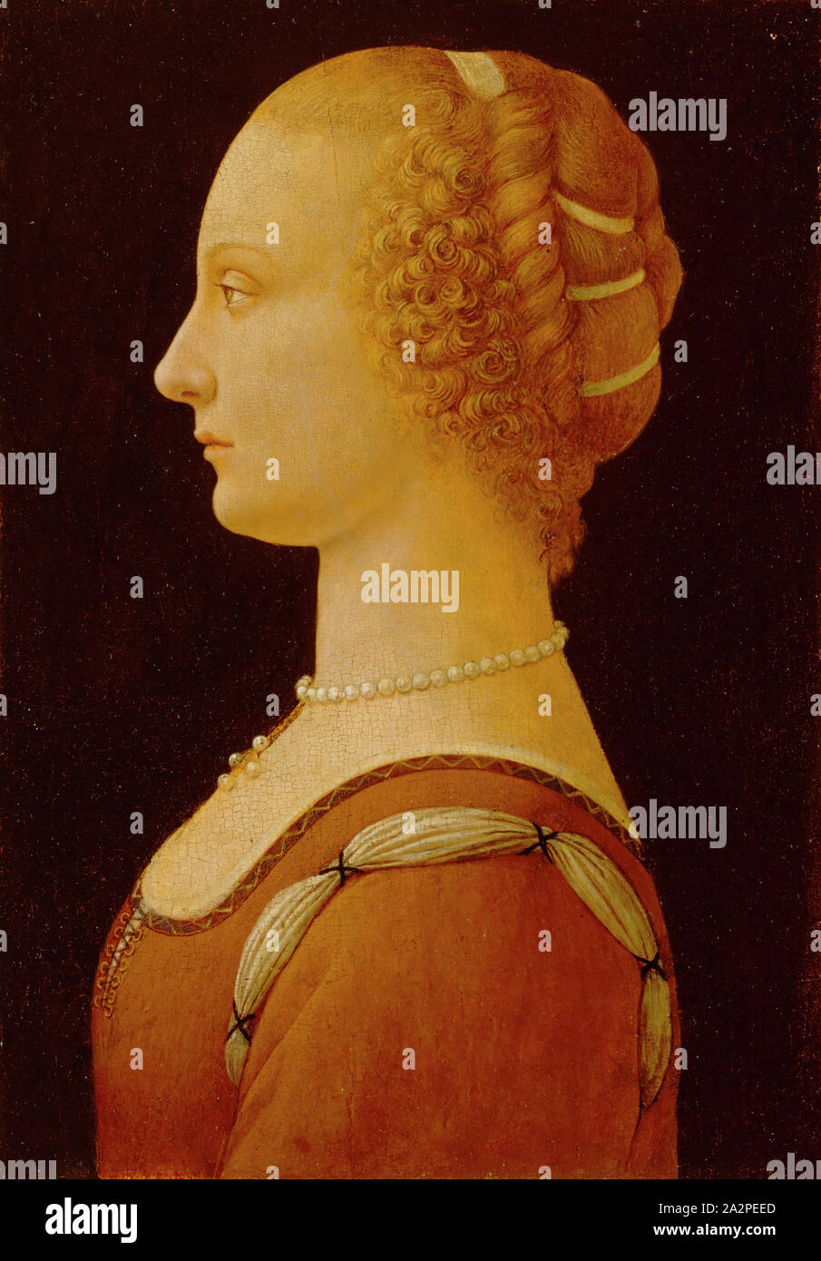 Officina di Domenico Ghirlandaio, italiano, tra 1448 e 1449 - 1494, una giovane donna, tra il 1470 e il 1480, vernice su pannello in legno, senza cornice: 14 1/4 × 10 pollici (36,2 × 25,4 cm Foto Stock