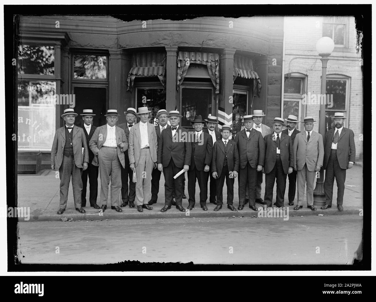 Confraternite ferroviaria gruppo: C.M. RODGERS; il sig. LEWIS; W.G. LEE, PRES., la fraternità di ferrovia TRAINMEN; S. VEACH; A.B. GARRETSON, PRES. Ordine di conduttori ferroviarie; W.J. BURKE; W.S. La pietra, gran capo della fratellanza di LOCOMOTICE ingegneri; W.S. CARTER, PRES. La Fraternità di locomotiva per i vigili del fuoco Foto Stock