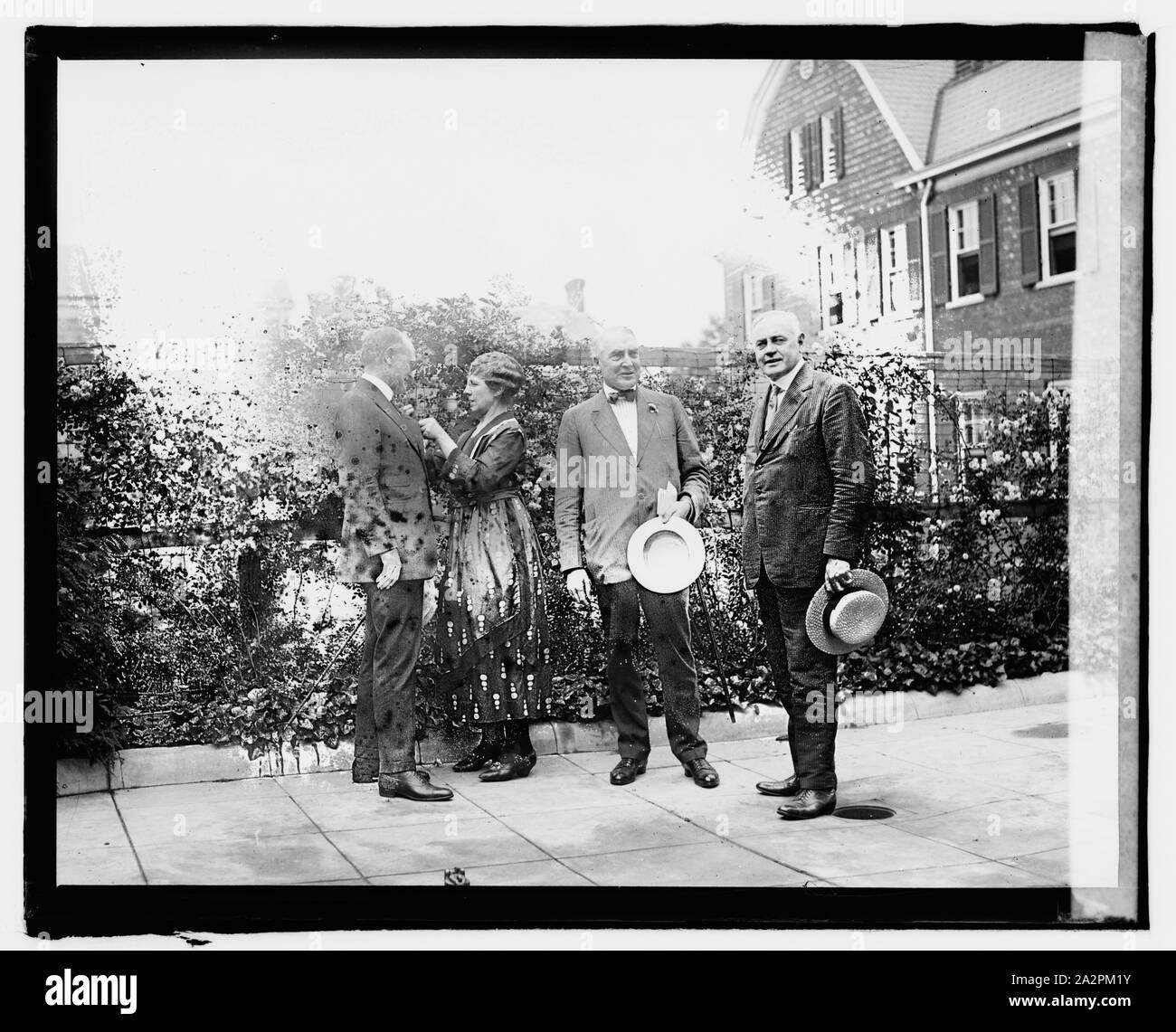 R.B. Creager, la sig.ra Harding, il sig. Harding, F.E. Scobey Foto Stock