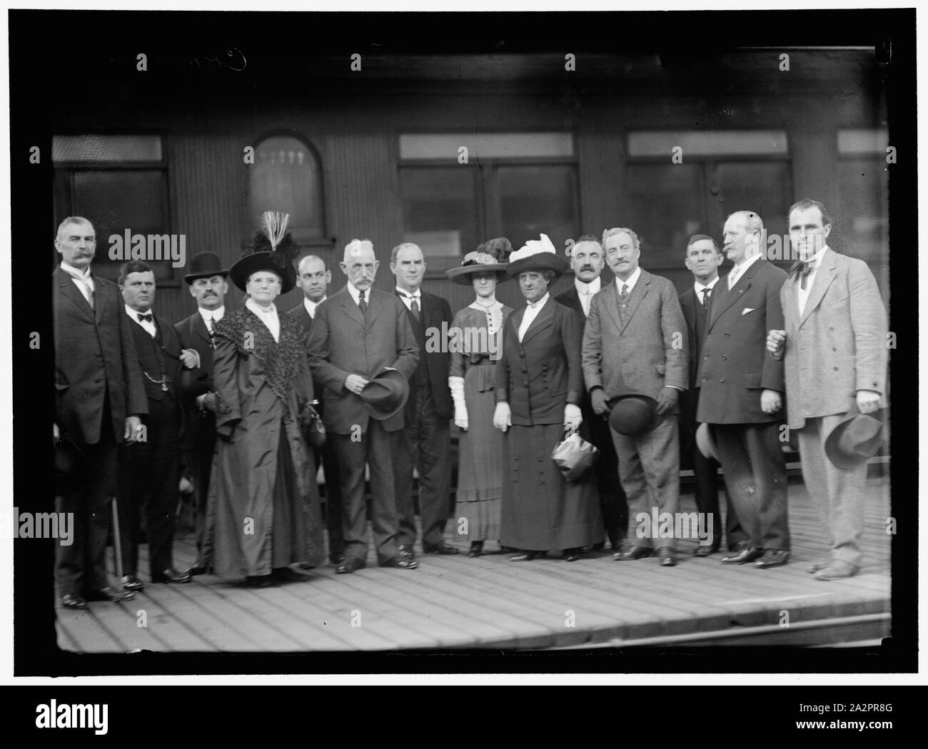 REDMOND, William D. P.F., Irlanda. Con ricezione COMITATO: JOHN FINUCANE; 2 UNIDENTIFIED; MISS SABINA DAVITT; UNIDENTIFIED; William F. DOWNEY; non identificato non identificato;; donna; MRS. REDMOND; Geremia O'Connor; REDMOND; T. SHUGRUE; EDWARD COGAN; JEROME CONNER Foto Stock
