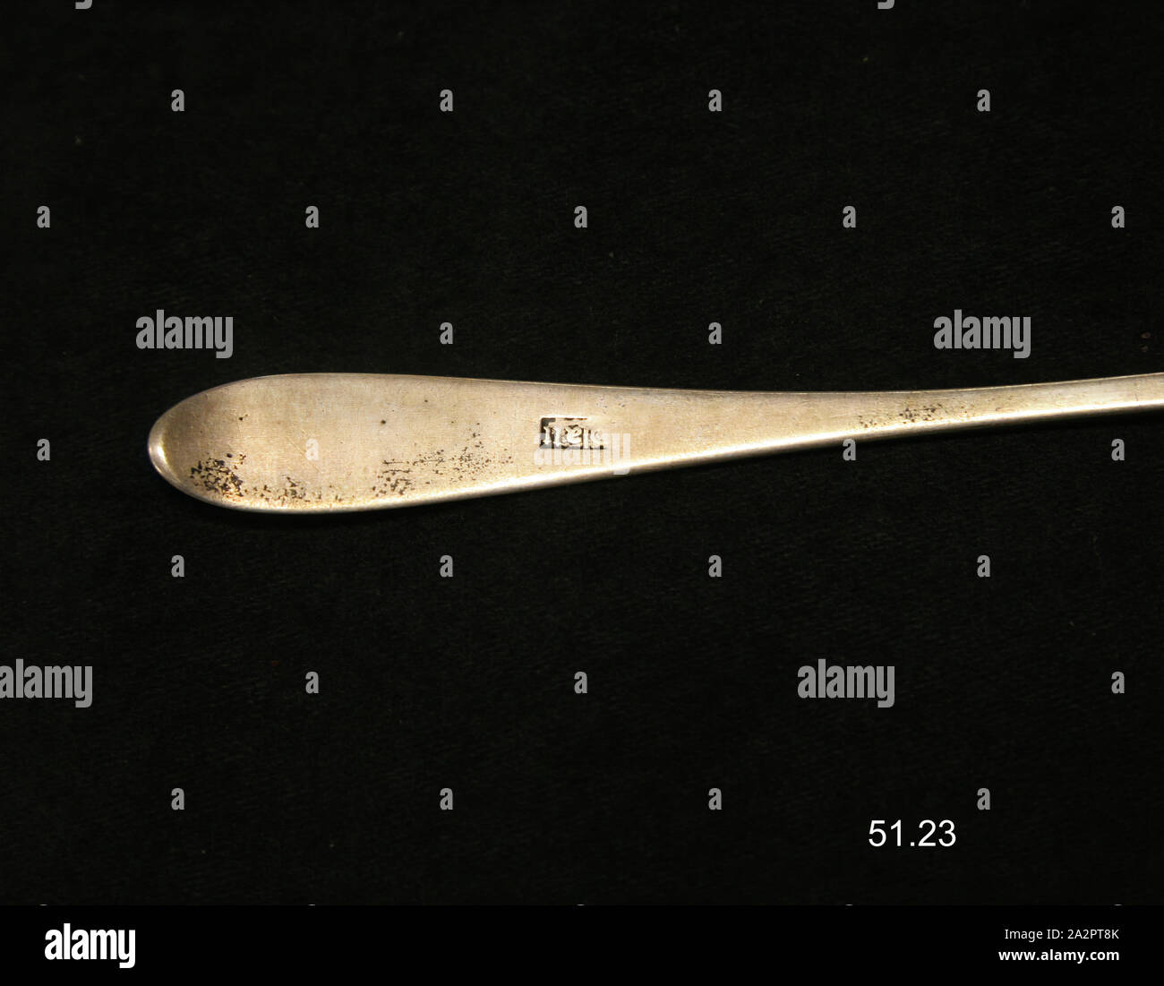 Sconosciuto (americano), cucchiaino, ca. 1800, argento, complessivo: 5 13/16 pollici (14,8 cm Foto Stock