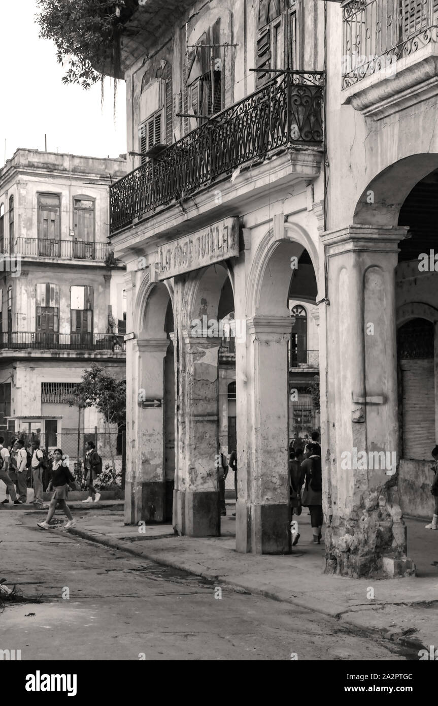 La Maravilla, Plaza del Cristo, Avana in seppia, Cuba Foto Stock