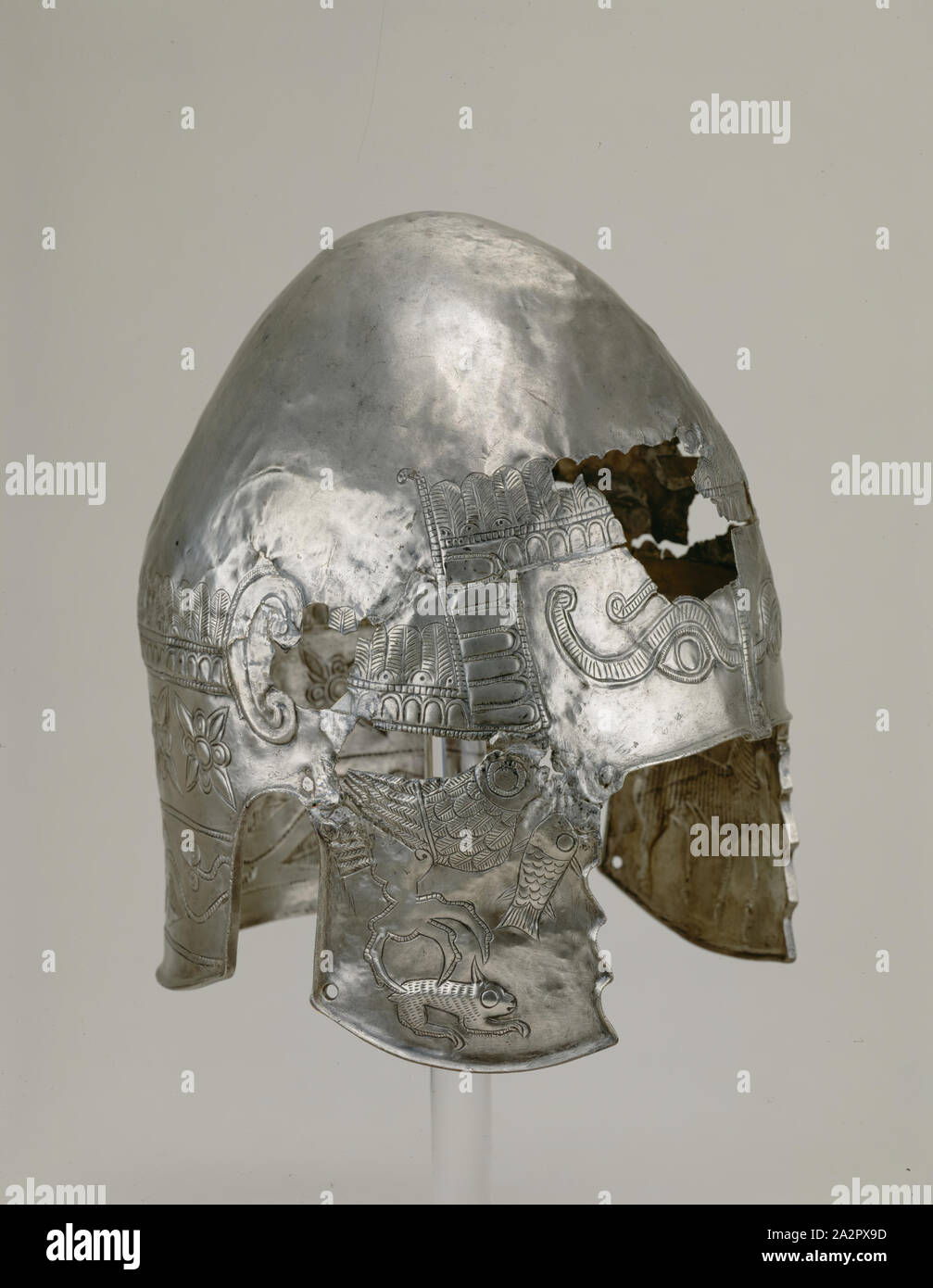 Thracian, greco, casco, del IV secolo A.C., argento, complessivo: 9 1/2 x 7 1/8 pollici (24,1 × 18,1 cm Foto Stock