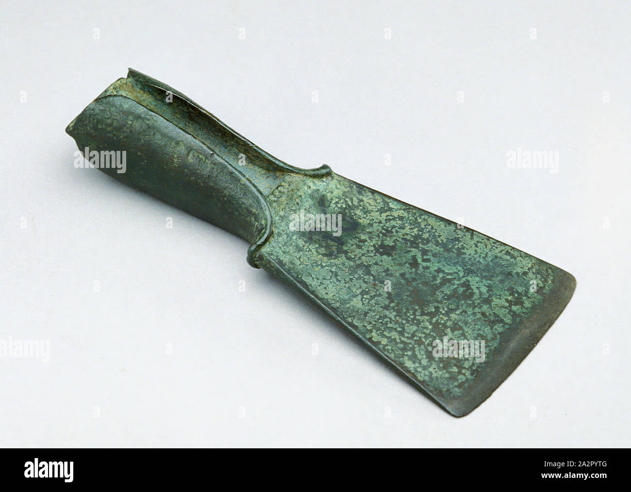 Villanoviano, corsivo Ax testa, 8th/inizi del VII secolo a.c. bronzo, 6 x 2 1/2 x 1 1/2 poll. Foto Stock