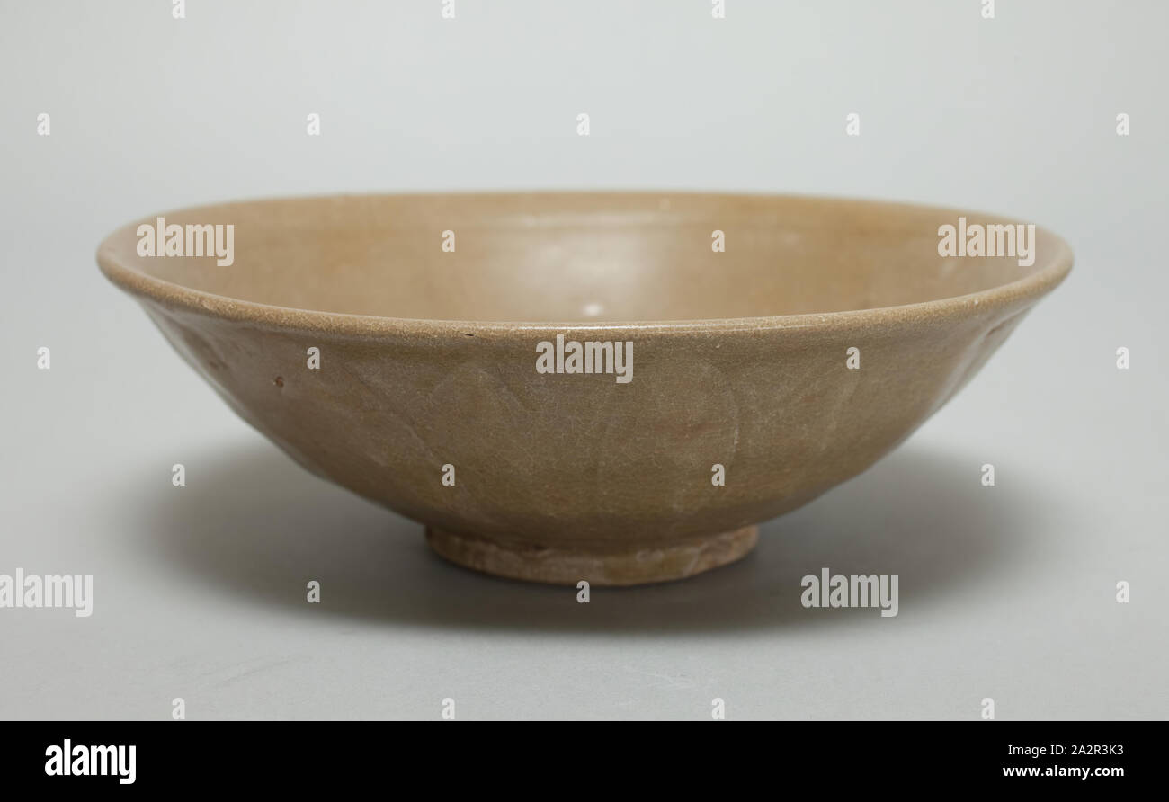 Sconosciuto (cinese), Lotus Bowl, 960/1279, Altezza: 2 1/4 in. (5,7 cm Foto Stock