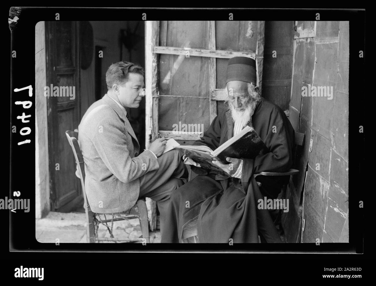Rabbi Shlomo, parlando a Giacobbe Simon Foto Stock