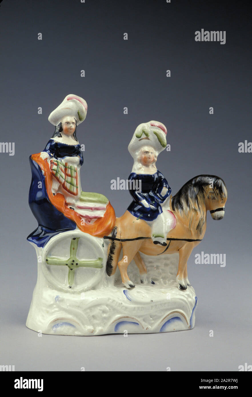 Sconosciuto (inglese), il Principe del Galles e la principessa Royal, c. 1850, satinato dorato e smaltato terracotta, 7 7/8 x 7 x 3 in. (20,0 x 17,8 x 7,6 cm Foto Stock