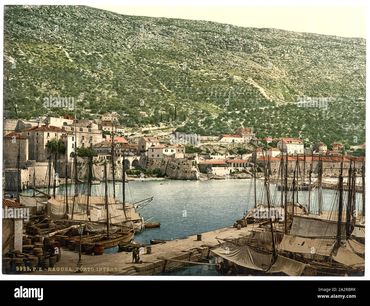 Ragusa, porta interna, Dalmazia, Austro-Hungary; stampa n. 9929.; titolo dalla Detroit Publishing Co., catalogo J-sezione estera, Detroit, Michigan. : Detroit Publishing Company, 1905.; fa parte di: viste dell'Impero Austro-ungarico nella stampa Photochrom collection.; Foto Stock