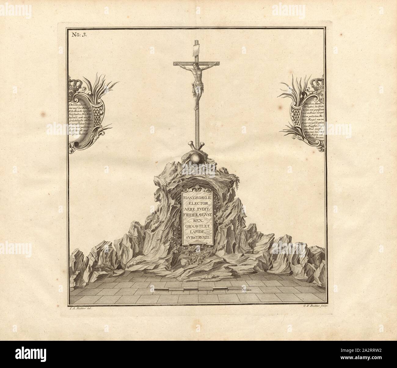 Attraversare il Ponte di Augusto a Dresda, Crocifisso di Abramo Walther e Andreas Herold a Dresda, firmato: I. A. Richter del, C. F. Boëtius sculp, Fig. 3, n. 3, dopo p. 96, Richter, Johann Adolf (CANC.); Boetius, Christian Friedrich (sc.); Breitkopf, Bernhard Christoph (ed.), 1735, Carl Schramm cristiana: Historischer Schauplatz in welchem die merkwürdigsten Brücken aus allen Theilen der Welt, insonderheit aber die in den vollkommensten Stand versetzte Dresdner Elb-Brücke, in saubern Prospecten, Münzen und andern Kupferstichen, vorgestellet und beschrieben werden. Lipsia: Bey Bernhard Foto Stock
