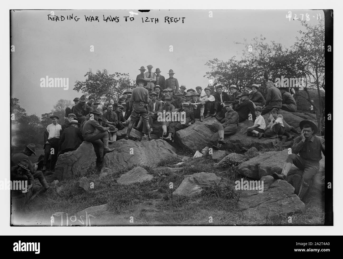 La lettura di guerra leggi per il dodicesimo regt. Foto Stock