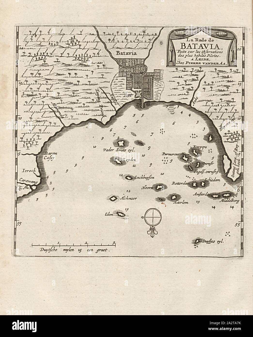 La rata di Batavia, mappa dell'ancoraggio di Batavia dal XVIII secolo, firmato: Faite sur les osservazioni des plus habiles Pilotes., un LEIDE, Chez PIERRE VAN DER AA, Fig. 23, secondo p. 392, Aa, Pierre van der (chez), 1727, Adam Olearius: Voyages très-curieux et très-renommez faits en Moscovie, Tartarie et Perse: dans lequels on trouve une descrizione curieuse & la situazione exacte des pays & etats, par où il a passé [...]. Bd.1. Un Amsterdam: chez Michel Charles Le Céne, 1727 Foto Stock