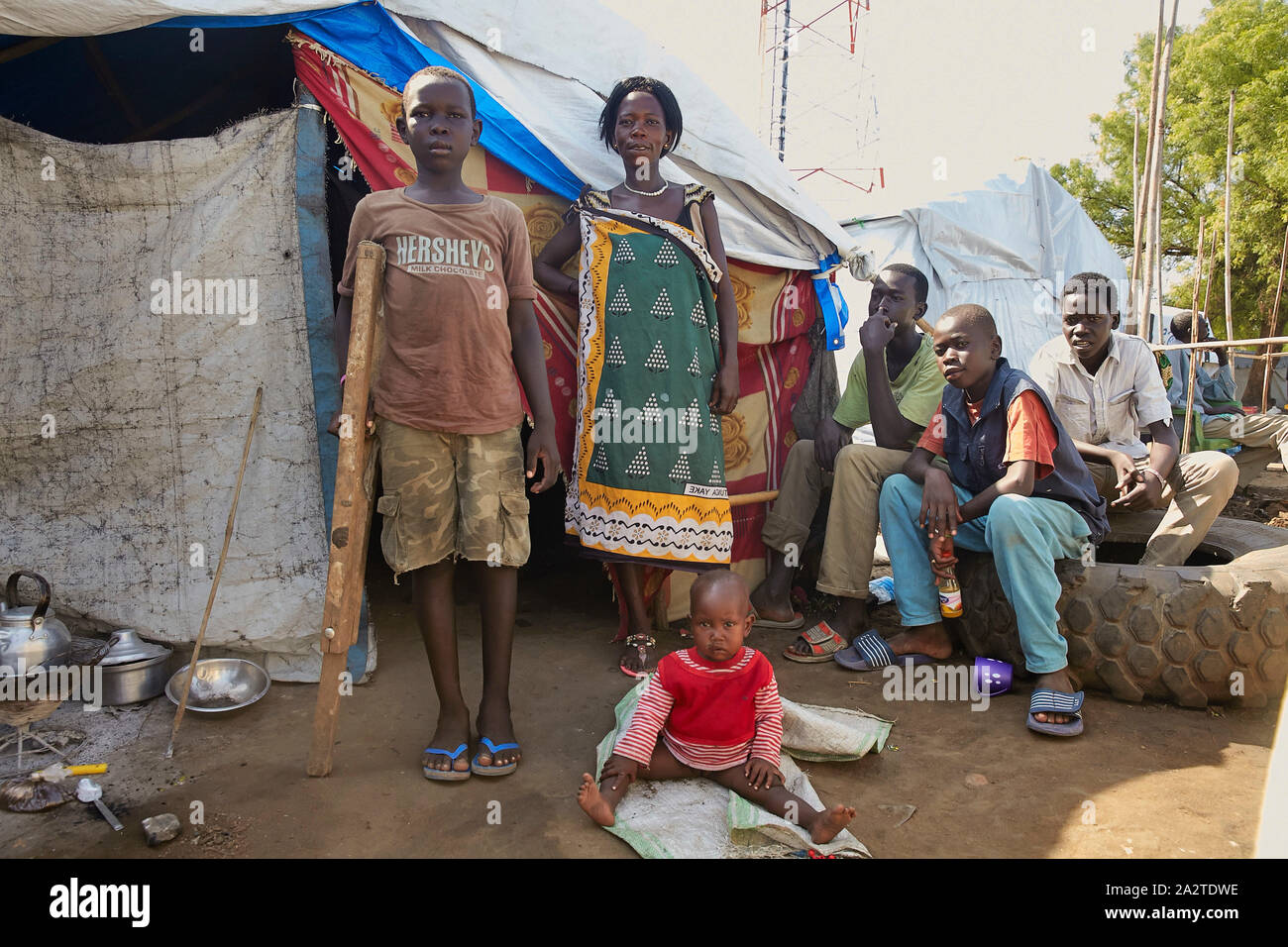 Il sud Sudan Juba refugeecamp Mahad IDP camp Johndy Major con la madre Lucia Giovanni (32) foto Jaco Klamer 02-06-2014 Foto Stock