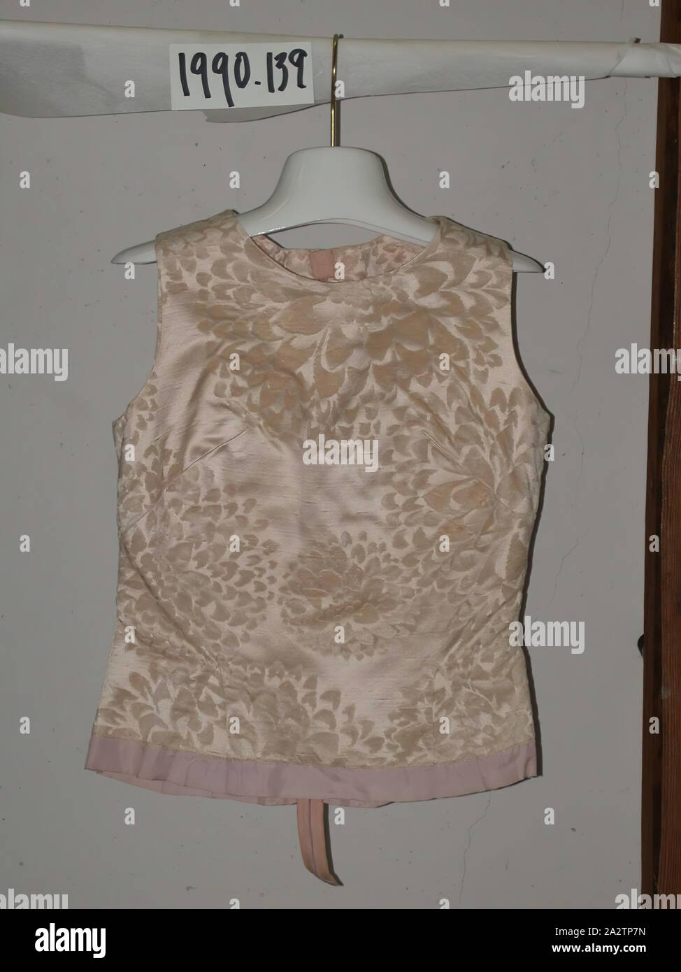 Camicetta, 1967, L: 24 in., tessile e della moda arte Foto Stock