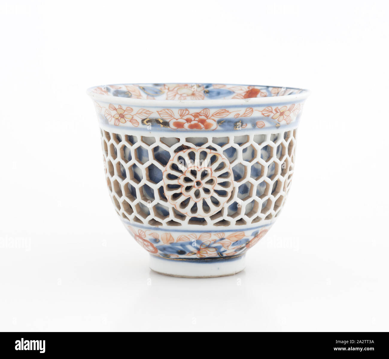 Tazza di porcellana blu immagini e fotografie stock ad alta risoluzione -  Alamy