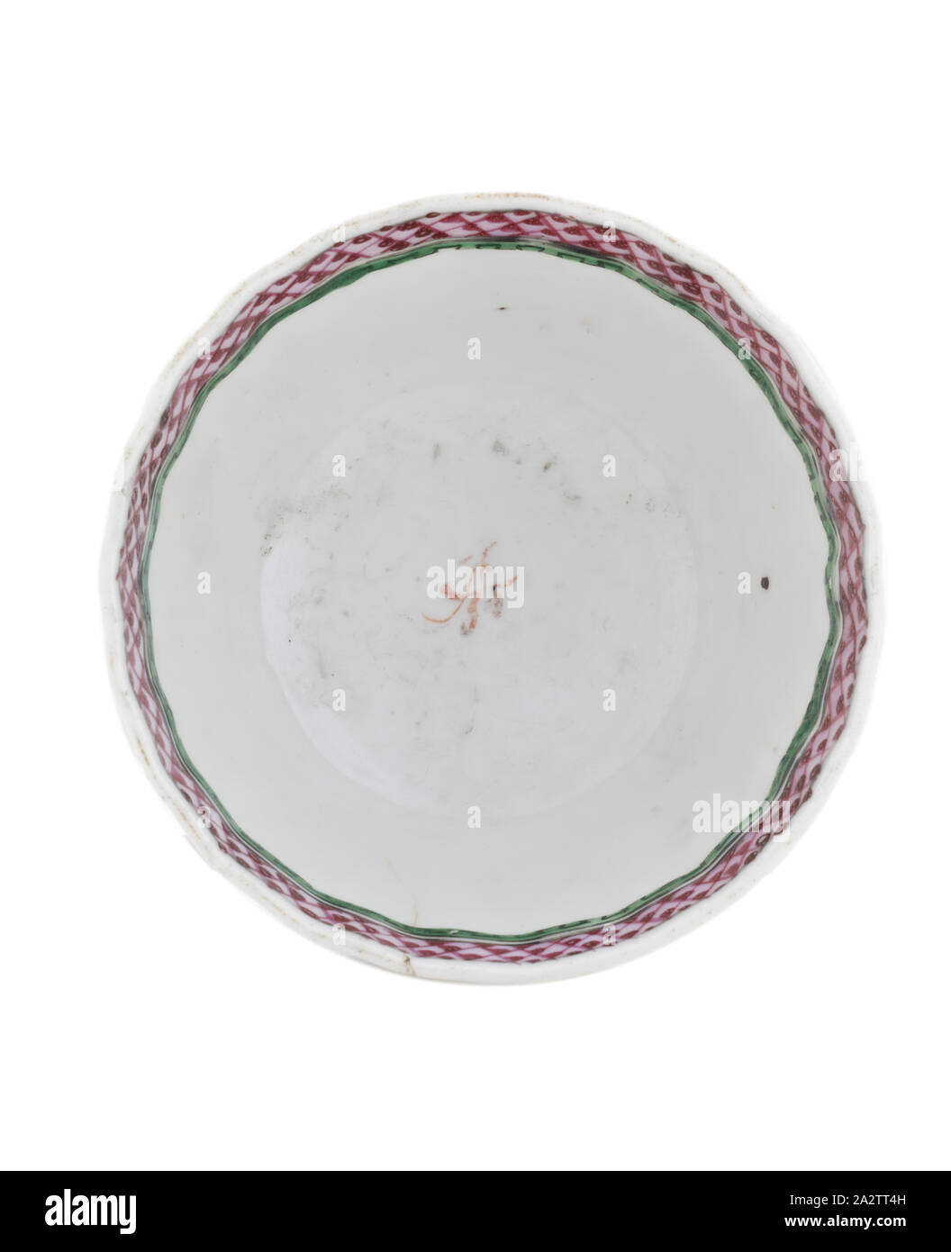 Tazza da tè, XVIII secolo, smalto su porcellana, 1-7/8 x 3 (diam.)., Arte Asiatica Foto Stock