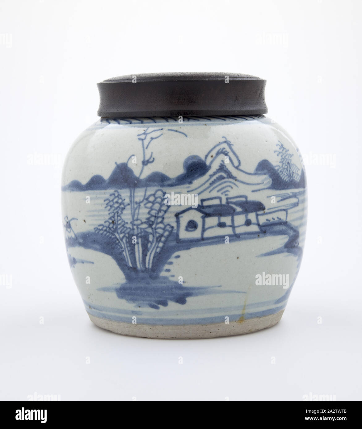 Il cantone di ginger jar con pescatore, dinastia Qing, 1644-1911, Underglaze blu, A) 1., b) 7-1/4 in., Arte Asiatica Foto Stock