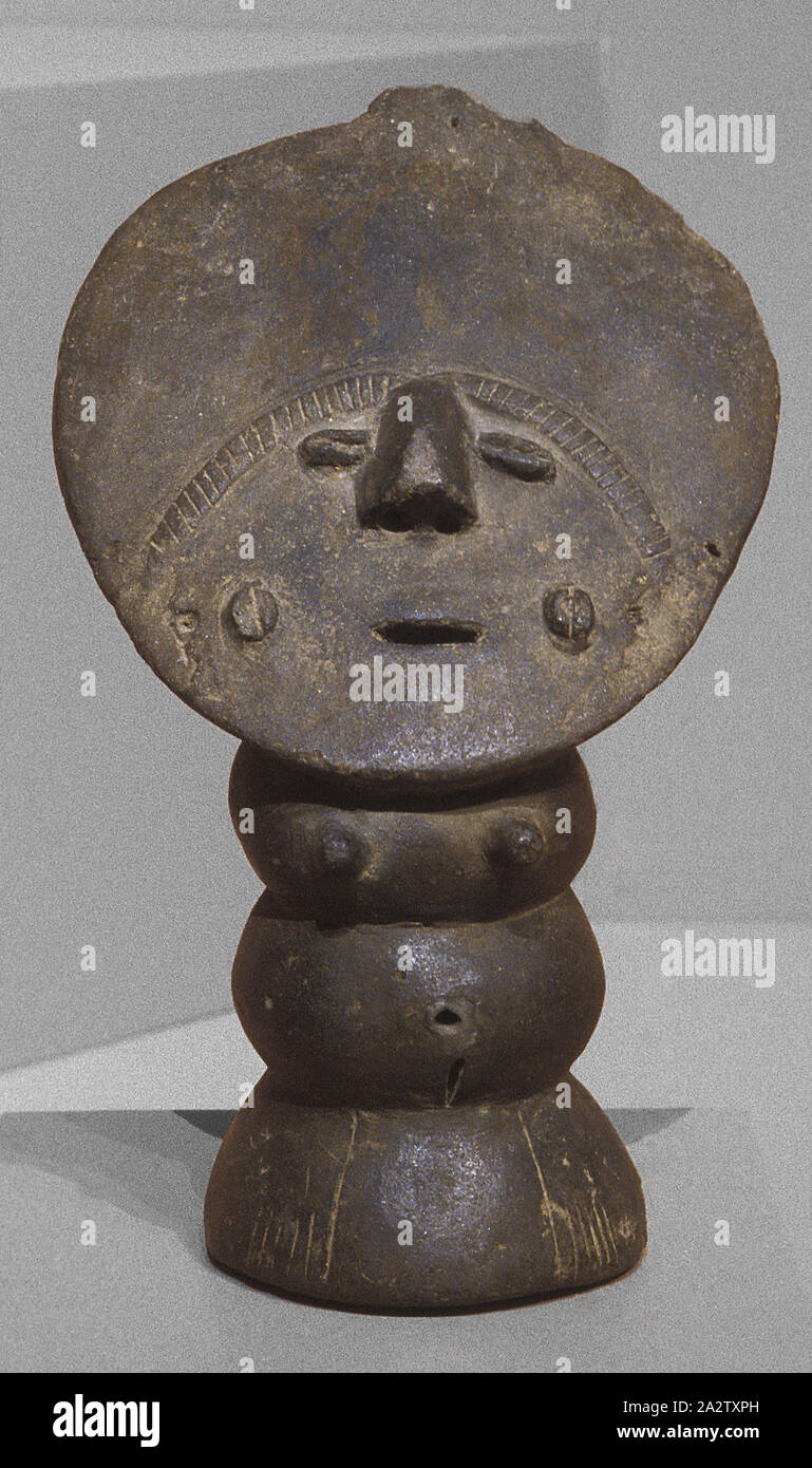 Figura commemorativa di una persona reale, popolo Ashanti, 19th-20th secoli, ceramica, H: 8-7/8 in., Arte Africana Foto Stock