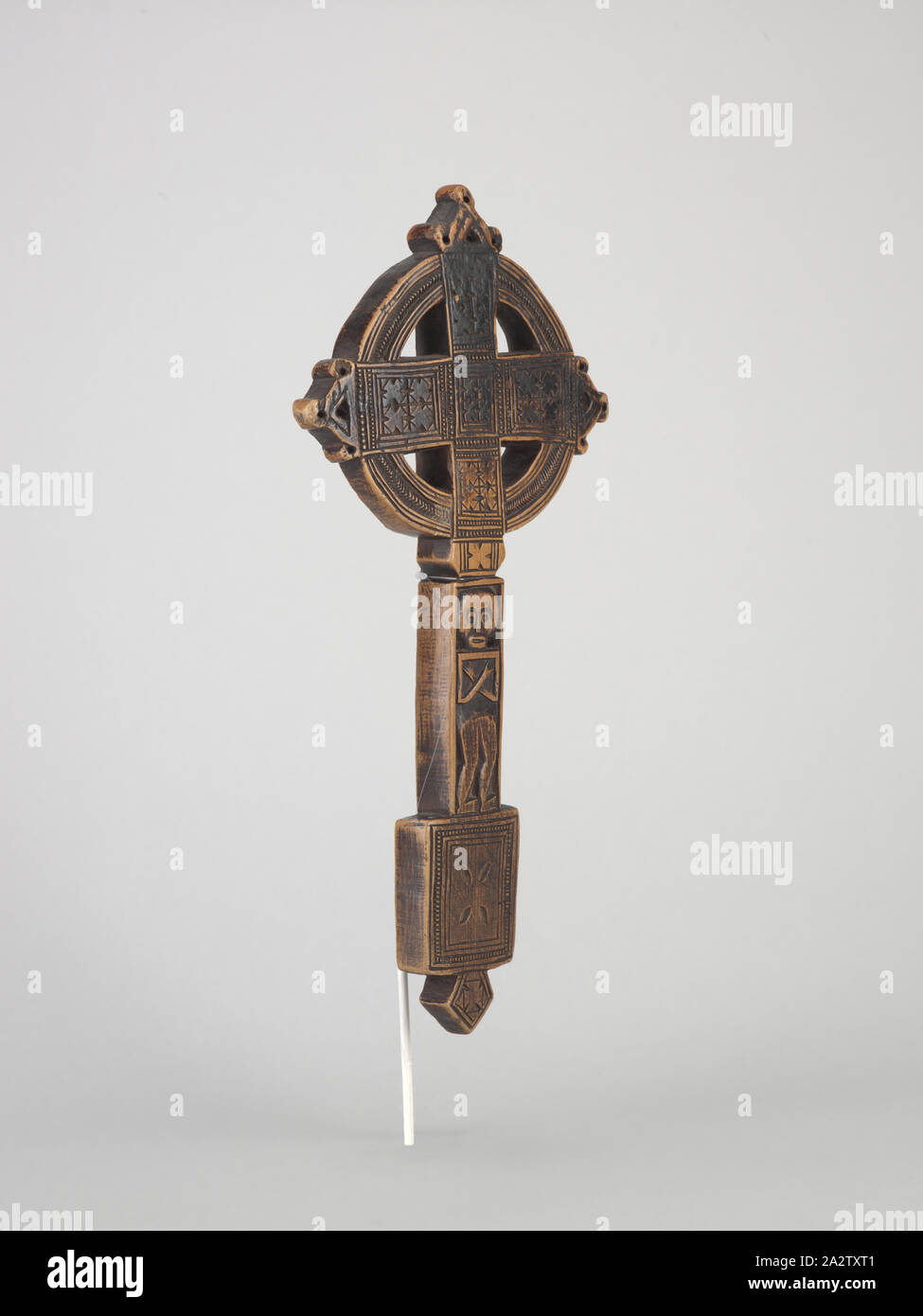 Hand-held processionale croce cristiana, Amhara persone, metà del XVIII secolo - XIX secolo, legno, 11-1/16 x 5-1/8 x 3/4 in., Arte Africana Foto Stock