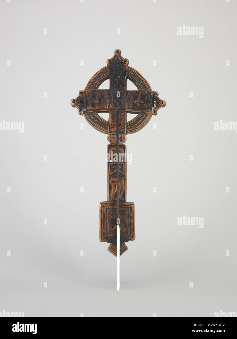 Hand-held processionale croce cristiana, Amhara persone, metà del XVIII secolo - XIX secolo, legno, 11-1/16 x 5-1/8 x 3/4 in., Arte Africana Foto Stock