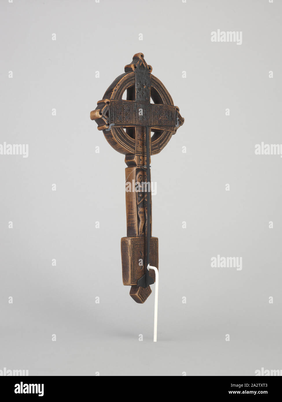Hand-held processionale croce cristiana, Amhara persone, metà del XVIII secolo - XIX secolo, legno, 11-1/16 x 5-1/8 x 3/4 in., Arte Africana Foto Stock