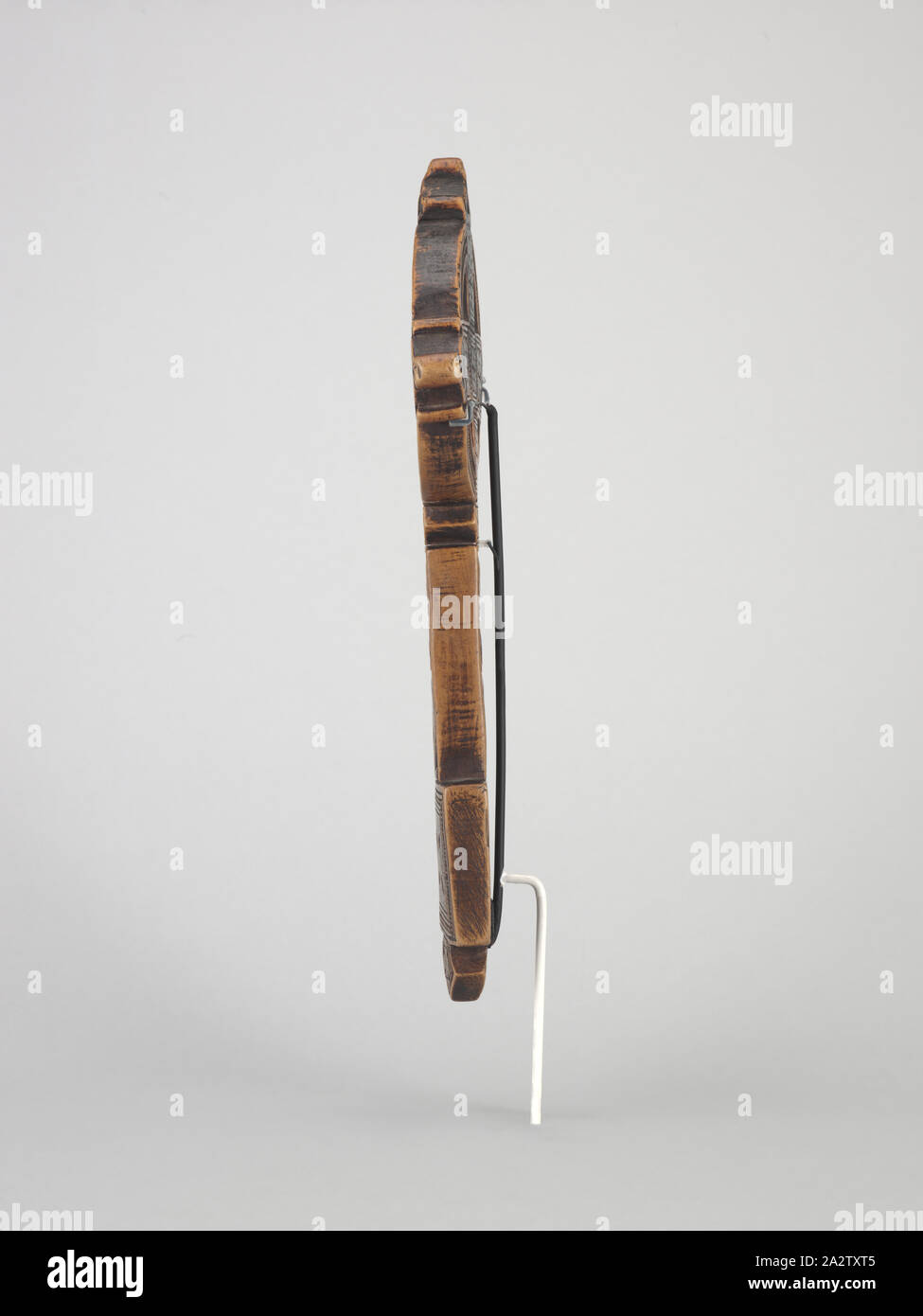 Hand-held processionale croce cristiana, Amhara persone, metà del XVIII secolo - XIX secolo, legno, 11-1/16 x 5-1/8 x 3/4 in., Arte Africana Foto Stock