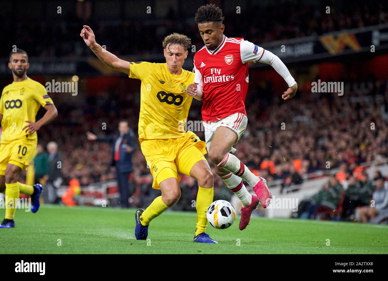 Londra, Regno Unito. 03 ott 2019. Reiss Nelson di Arsenal & Mergim Vojvoda di Standard Liege durante la UEFA Europa League match tra Arsenal e Standard Liege a Emirates Stadium di Londra, Inghilterra il 3 ottobre 2019. Foto di Andrea Aleks. Credito: prime immagini multimediali/Alamy Live News Foto Stock