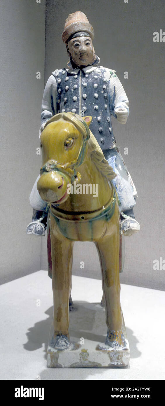 La figura equestre, dinastia Ming, dinastia Ming, circa 1400, Gres con smalto e vernice, H. 16-1/2 in., Arte Asiatica Foto Stock