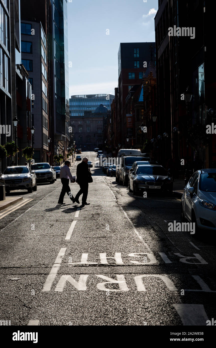 Bassa sunshine Cornwall Street, Birmingham City Centre, Regno Unito Foto Stock