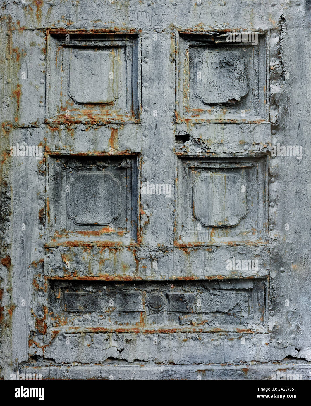 Gli sfondi e texture: molto vecchio arrugginito weathered metallo porta gate Foto Stock