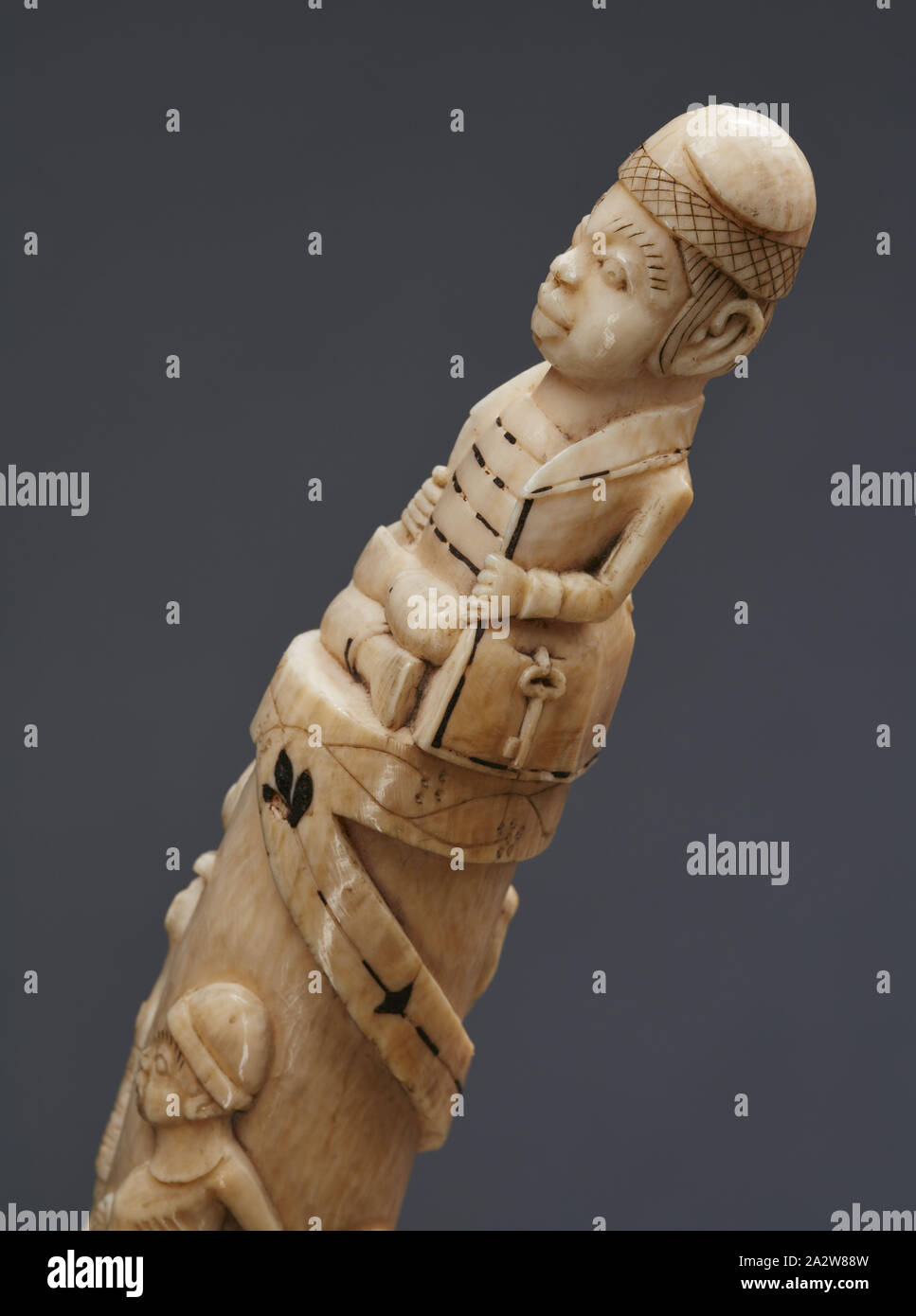 Ciondolo, ottone, 4-3/4 in., Arte Africana Foto Stock