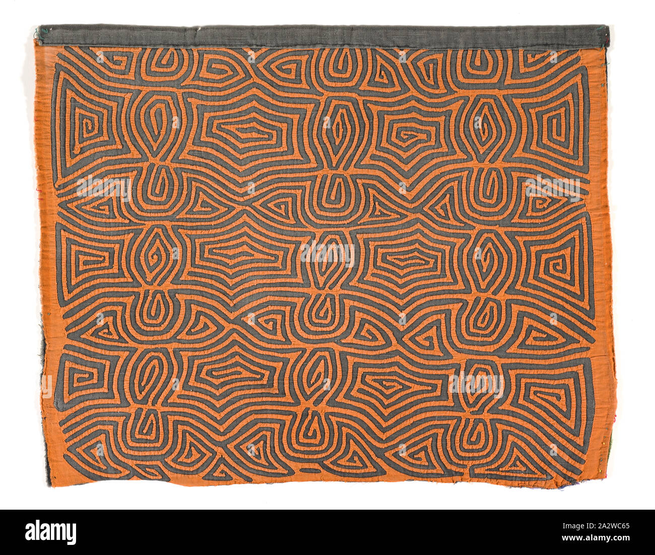 Shirt pannello (mola), Kuna persone, circa 1950, appliqued cotone, 15-7/16 x 19-1/4 in., tessile e della moda arte Foto Stock