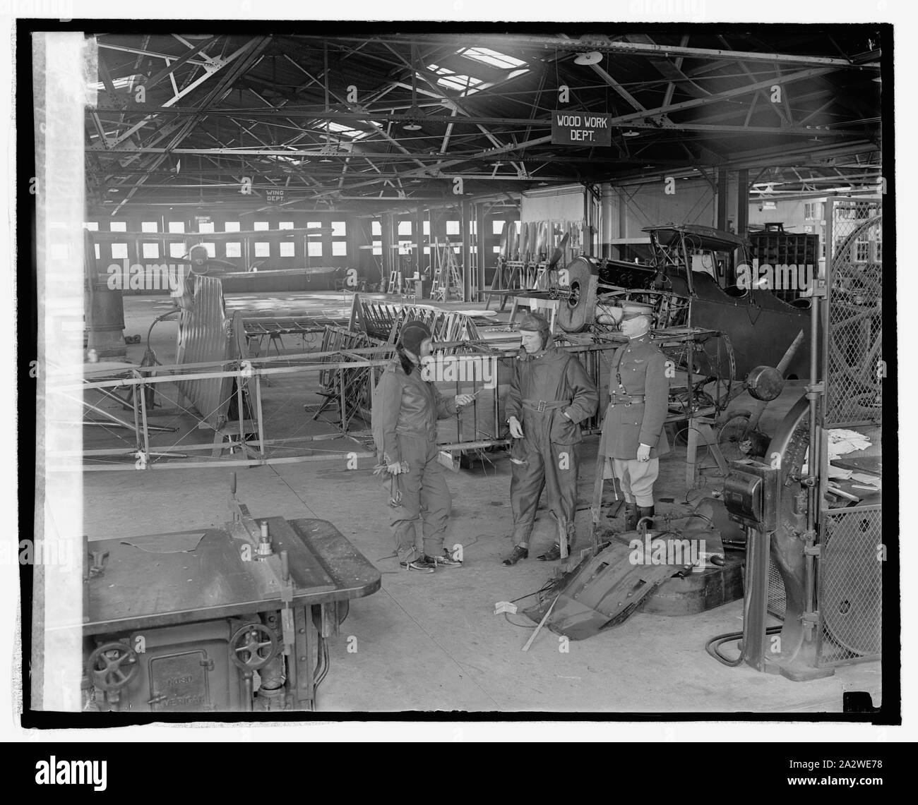 Sost. P.B. O' Sullivan, Gen. Mitchell, il Mag. S.b. Clegett al campo di bocce, 2/20/25 Foto Stock