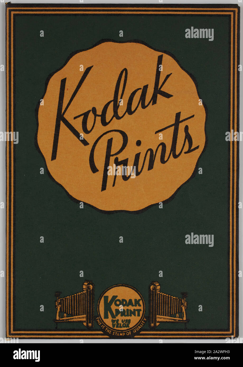 Portafoglio di pellicola Kodak - Australasia Pty Ltd, "stampe Kodak', circa 1940s, "stampe Kodak Film Wallet, fabbricato da Kodak Australasia Pty Ltd circa 1940s. Esso presenta internamente due tasche laterali stampate con le informazioni promozionali. Questo oggetto è parte della collezione Kodak di materiali promozionali, fotografie e vita lavorativa degli artefatti quando il Melbourne impianto di fabbricazione a Coburg chiuso. fabbricati Foto Stock