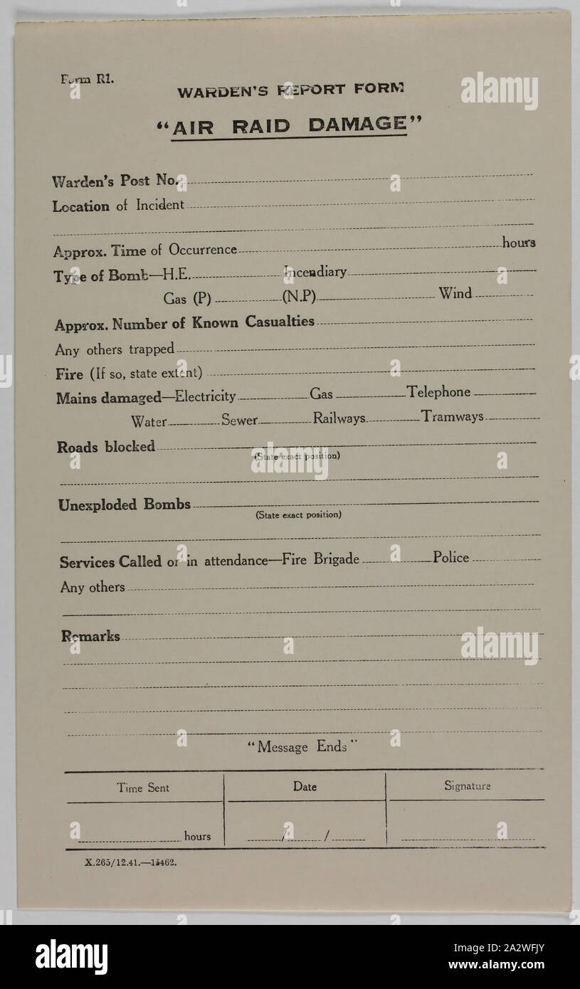 Modulo - Operaio la relazione, "Air Raid danni", la II Guerra Mondiale, 1939-1945, una forma di stampati destinati ad essere utilizzati per la registrazione dei danni subiti in conseguenza di un raid aereo durante la Seconda Guerra Mondiale. Esso non è stato compilato Foto Stock