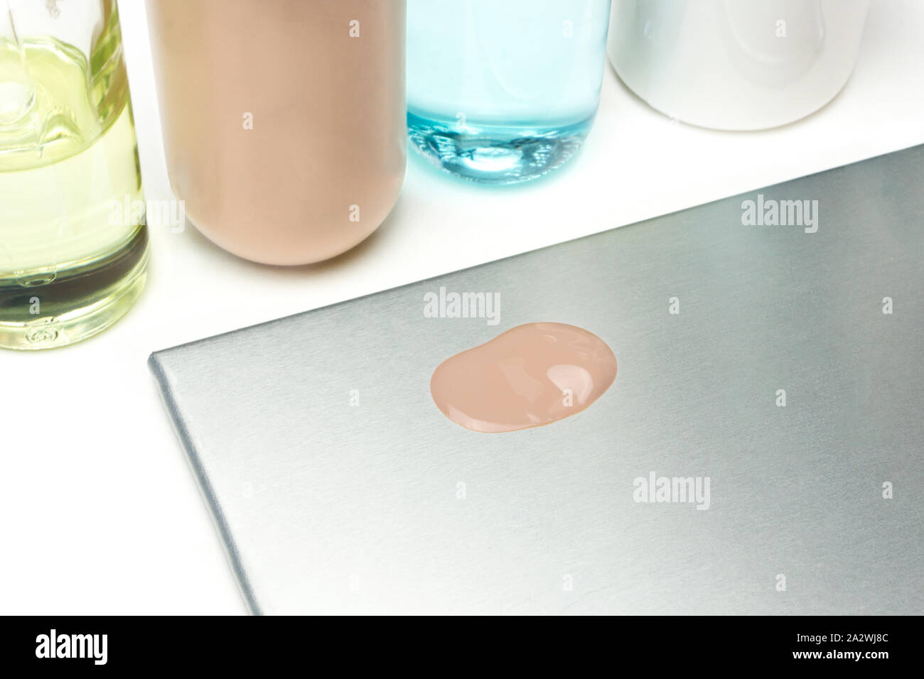 Fondazione e polvere per il viso Foto Stock