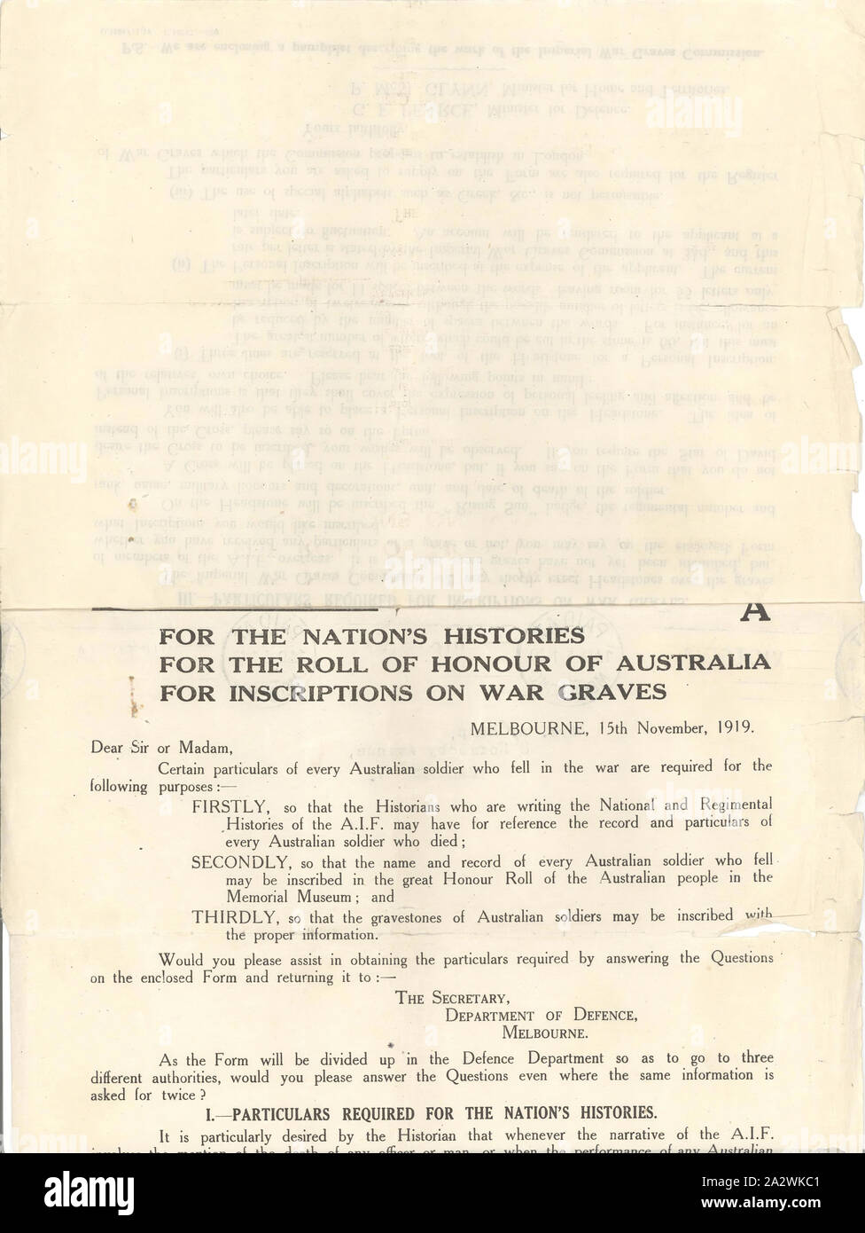 Lettera - Richiesta di indicazioni del defunto soldato australiano, 15 Nov 1919, Nome alternativo(s): Aerogramme, opuscolo, modulo lettera forma stampata lettera con richiesta di indicazioni di soldati deceduti per uso nella "nazione storie di', il 'Roll di onore per l'Australia' e 'iscrizioni sulle tombe di guerra". Essa è indirizzata alle Annie Kemp, vedova del Private Kemp, ucciso in azione in legno Glencorse, sul fronte occidentale, il 21 settembre 1917. La lettera nomi come autori F.G Foto Stock