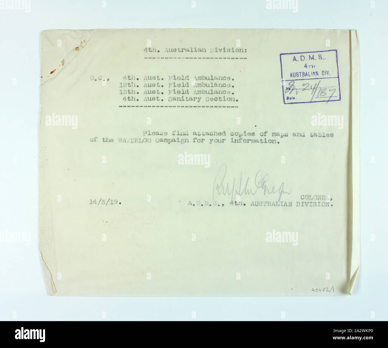 Memorandum - indirizzata al 4° Divisione australiana, campo Unità di ambulanza, per quanto riguarda la mappa impostati, Campagna di Waterloo, 1815, 14 Mar 1919, Nome alternativo(s): Lettera di accompagnamento, nota battaglia di Waterloo memorandum indirizzato al 4° Divisione australiana, campo Unità di ambulanza, datata 14 marzo 1919. Si tratta di una nota di copertura per un insieme di mappe e tabelle circa la campagna di Waterloo, 1815. Parte di una serie di informazioni circa la campagna di Waterloo, 1815, comprendente tre mappe, due memo e due tavole, inviato dal quartier generale del 4° Foto Stock