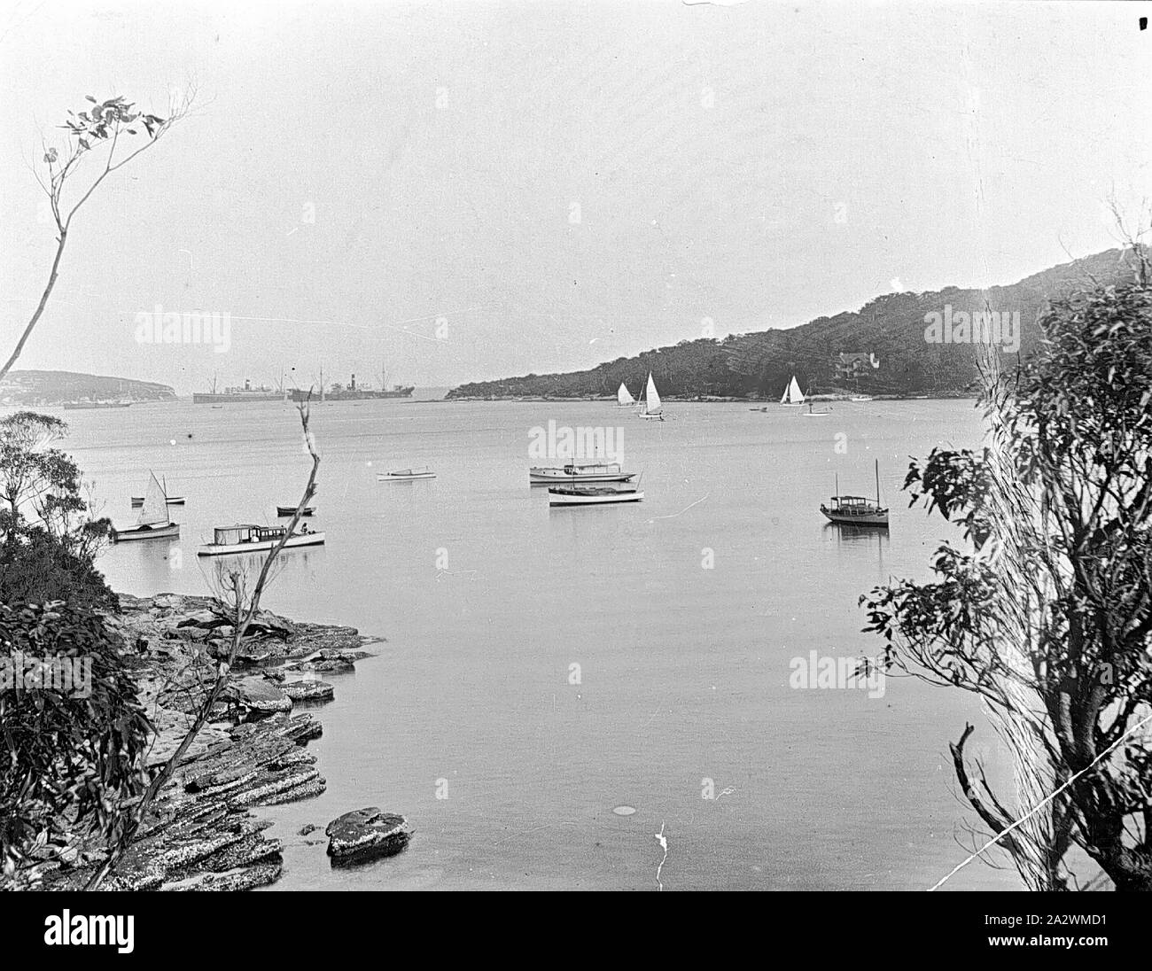 Negativo - Barche nel porto di Sydney, Manly, Nuovo Galles del Sud, circa 1935, Barche sul Porto di Sydney a Manly Foto Stock