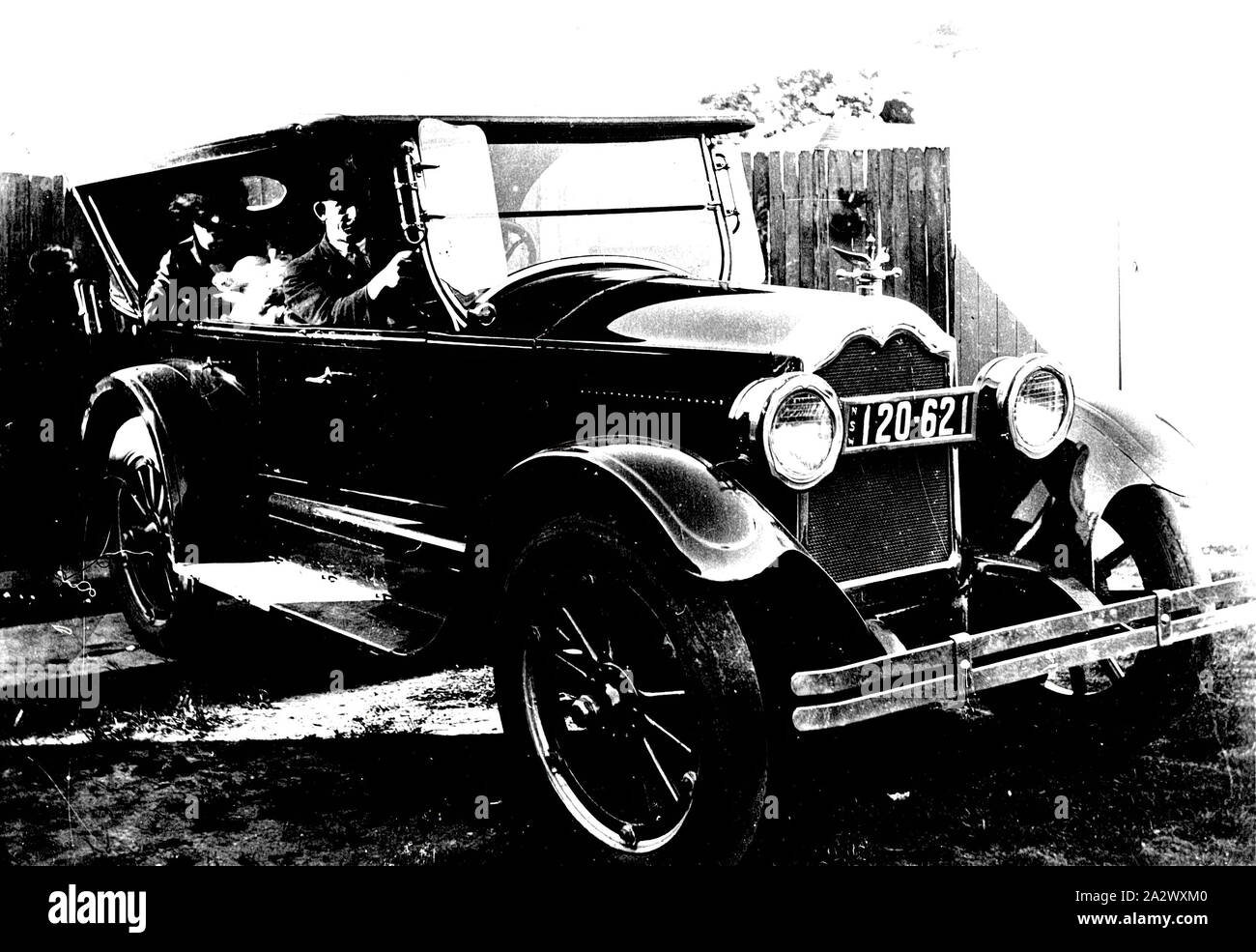 Negativo - Sydney, Nuovo Galles del Sud, circa 1934, di un gruppo in una automobile Foto Stock