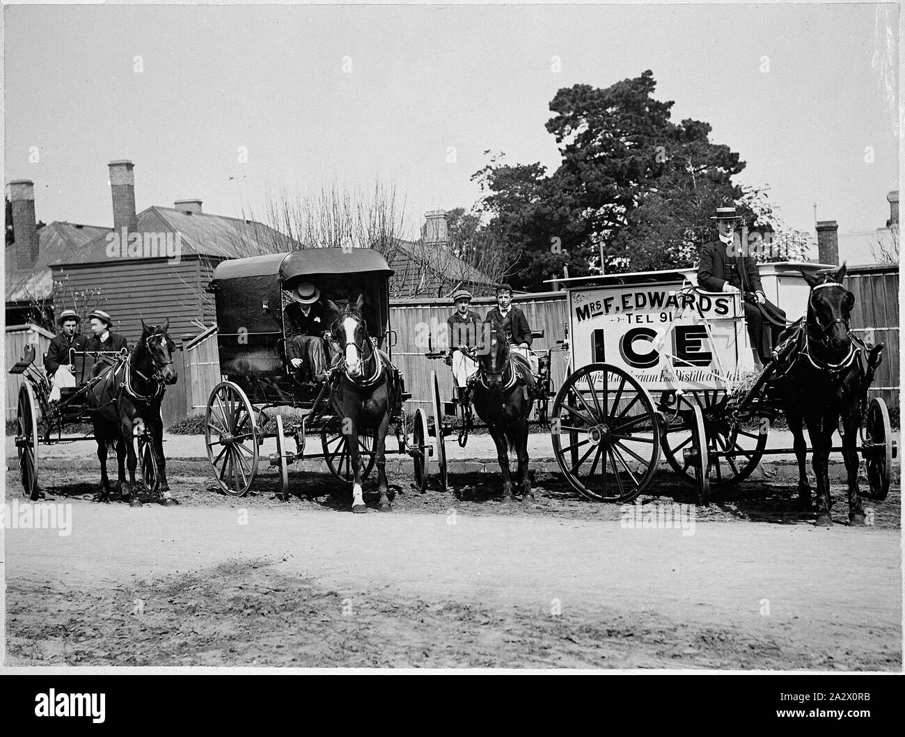 Negativo - Medio Brighton, Victoria, 1908, quattro carrelli di ghiaccio appartenente alla signora F. Edwards Società di ghiaccio Foto Stock