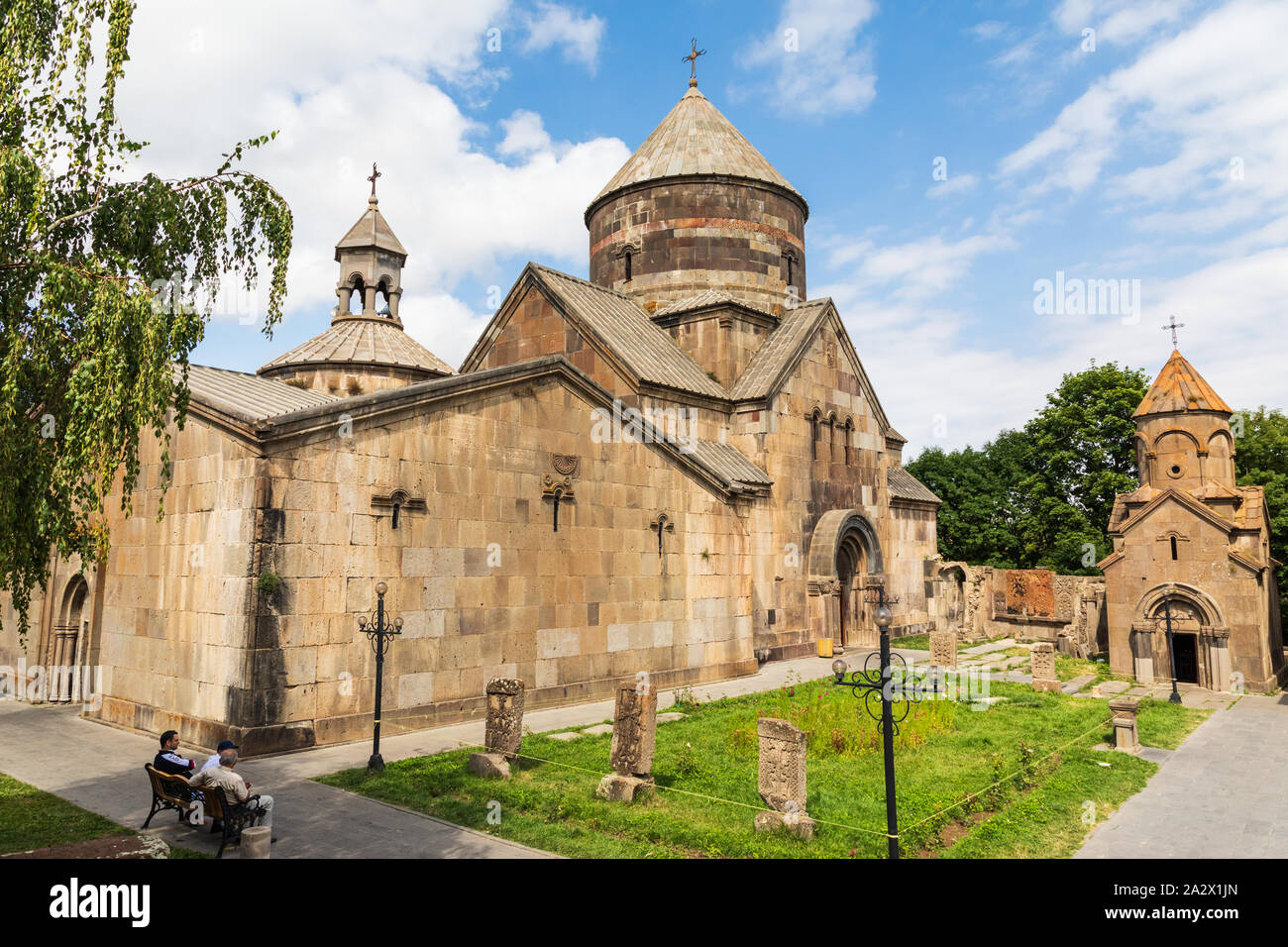 Armenia. Tsakhkadzor. Monastero di Kecharis. Agosto 15, 2018. Un undicesimo C. medievale complesso monastico. San Grigor, Surp Nshan Katoghike e chiese. Foto Stock