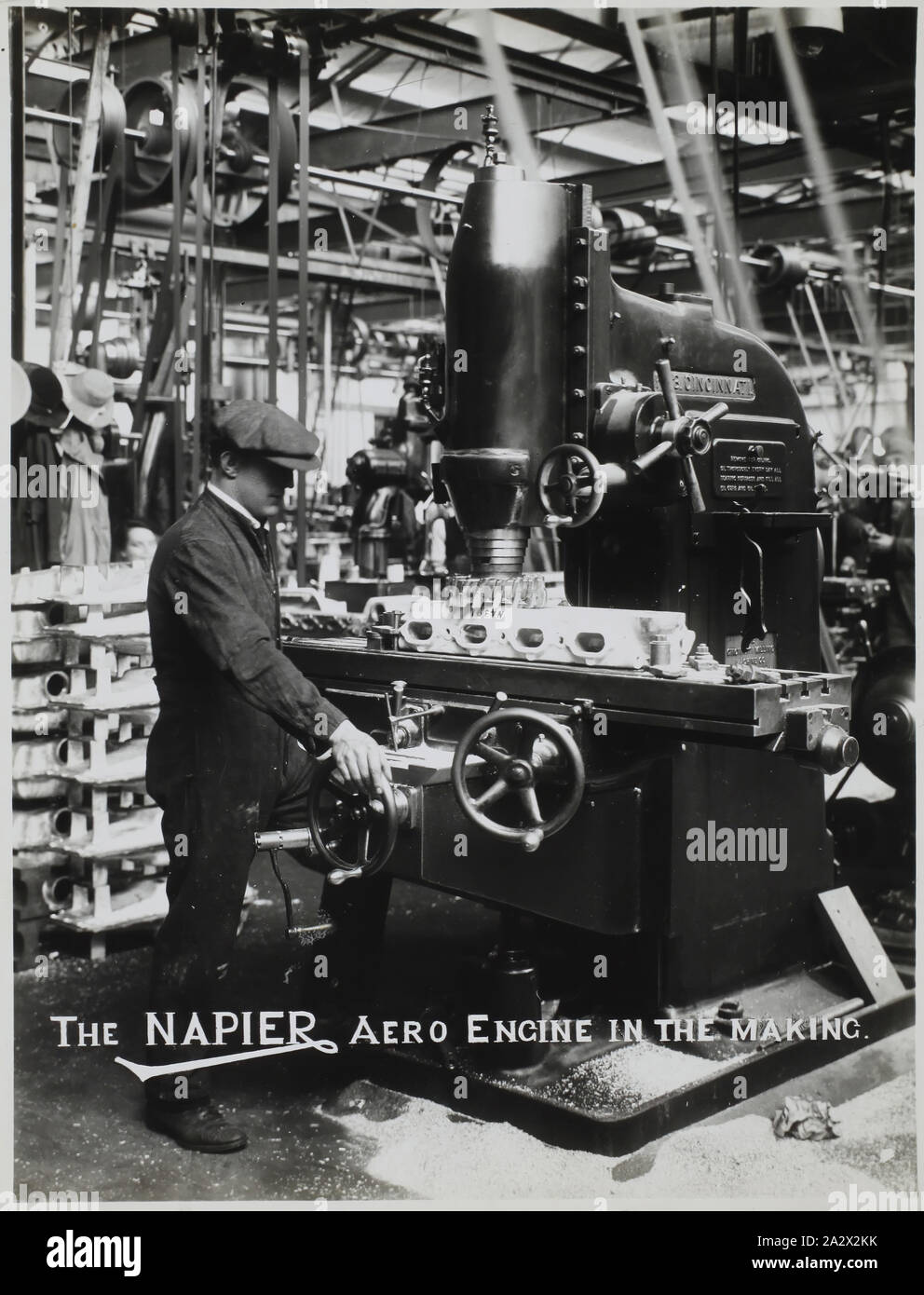 Fotografia - D. Napier & Son Ltd, "Aero Engine nel rendere', Inghilterra, circa 1918, parte di una collezione di fotografie, negativi e diapositive utilizzati per la ricerca dai curatori presso il Museo Victoria Foto Stock