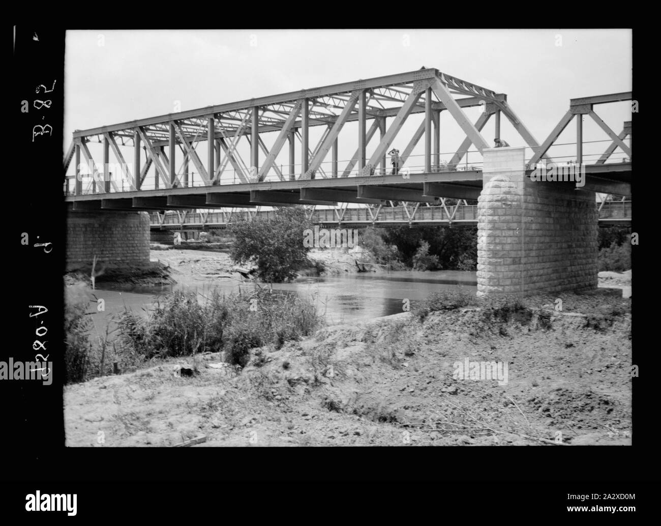 Strada di Gerico, Giordania, ecc. Allenby ponte sopra il fiume Giordano Foto Stock