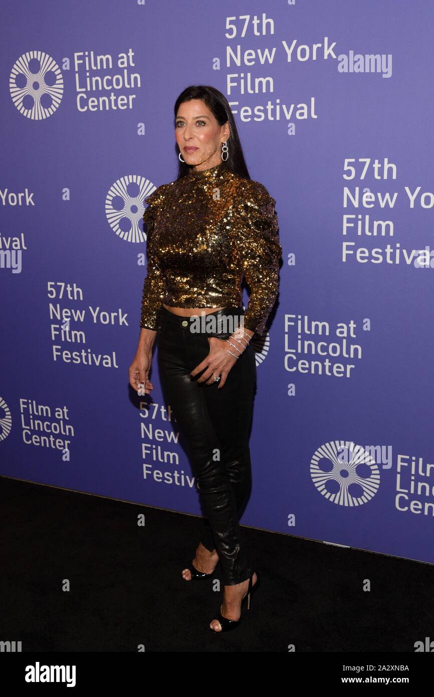 New York, NY, STATI UNITI D'AMERICA. 3° Ott, 2019. Andrea Linsky presso gli arrivi per intonso gemme Premiere a 2019 New York Film Festival (NYFF), Alice Tully Hall presso il Lincoln Center di New York, NY Ottobre 3, 2019. Credito: Jason Smith/Everett raccolta/Alamy Live News Foto Stock